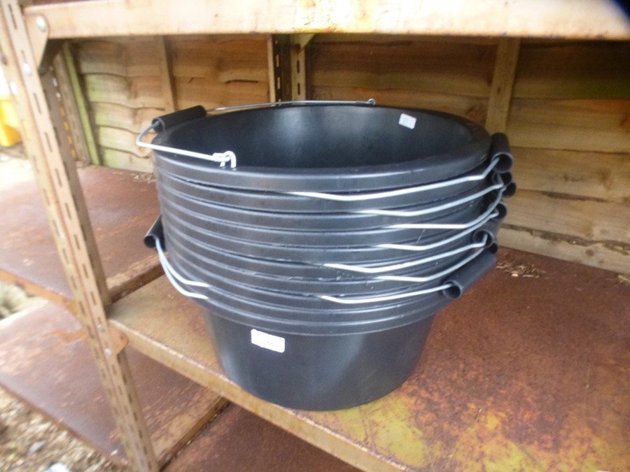 10 horse feeder buckets