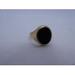 9ct yellow gold gents signet ring with black oval panel, marked 375, weight 6.1g, size T,
