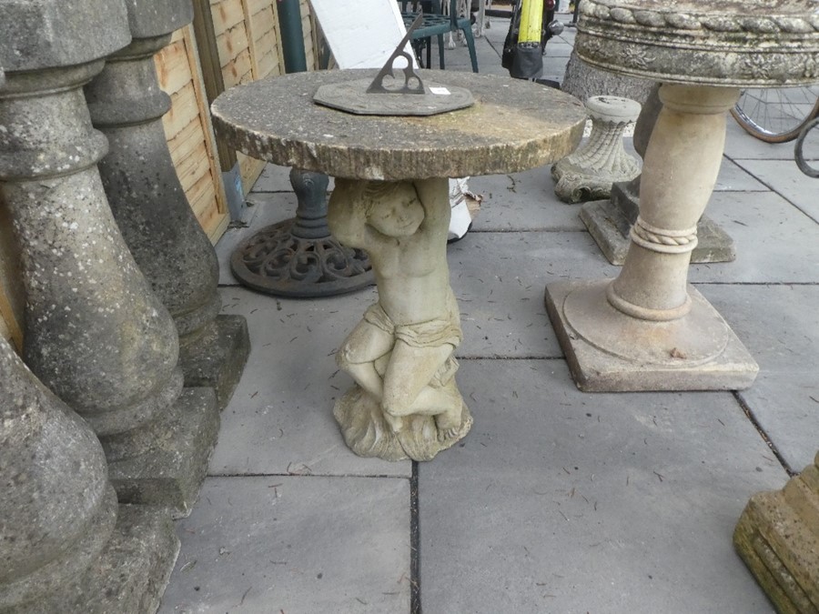 Stone effect sundial with a plinth depicting a child - Bild 5 aus 5