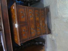 Small mahogany chest of drawers