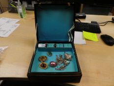 Jewellery box containing costume jewellery incl. silver and turquoise Indian style necklaces, Tigers