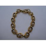 18ct yellow gold bracelet with pearls, 20.1g, marked 18, with safety chain