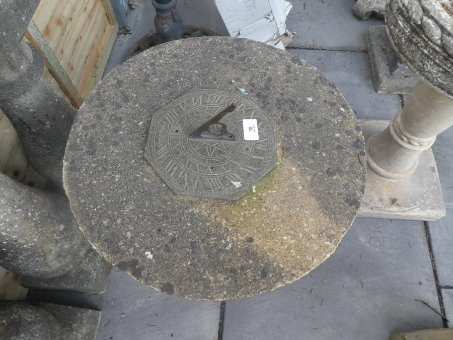 Stone effect sundial with a plinth depicting a child - Bild 4 aus 5