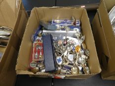 Box of silver plated and other souvenir spoons