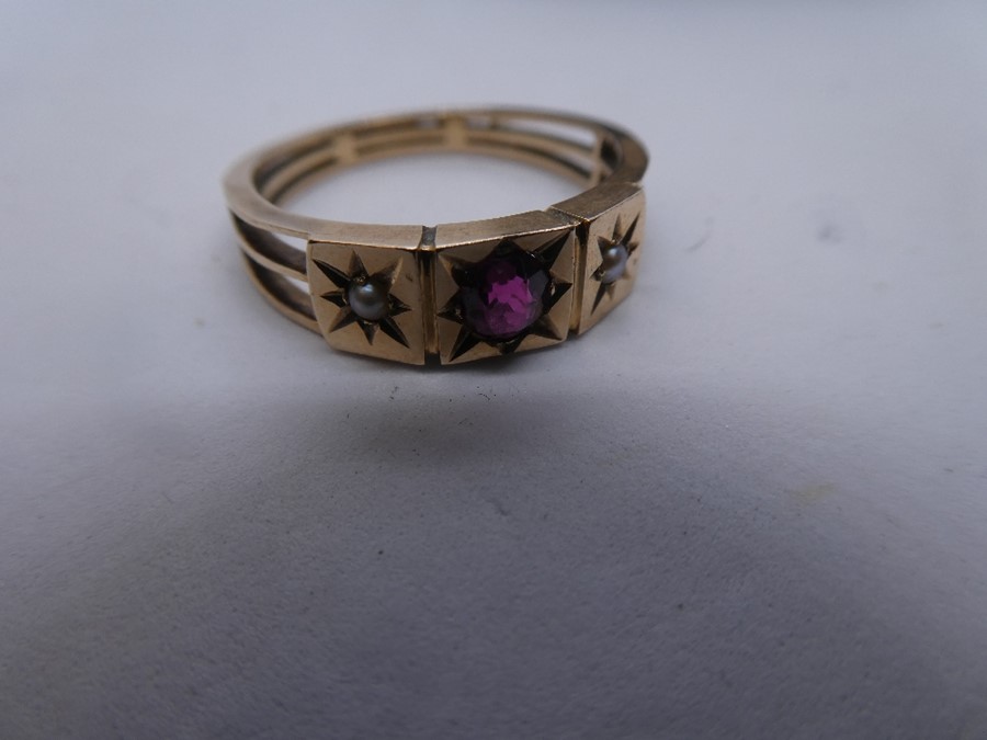 Unmarked rose gold gypsy ring with central garnet and 2 seed pearls, size S, approx 2.5g - Image 2 of 2