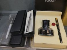 A rare 1993 Parker Sonnet laquer Moonbeam marble fountain pen, two Parker 61 rolled gold fountain pe