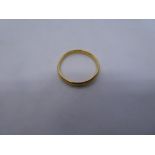 22ct yellow gold wedding band, size P, weight approx 2.2g, marked 22