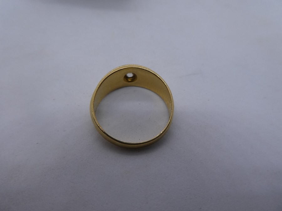 18ct yellow gold gypsy ring inset with single diamond, marked 18, size N, approx 0.10 carat, marker - Image 2 of 3