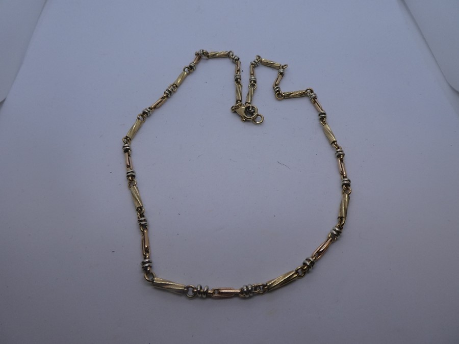 Pretty 9ct gold tri colour necklace approx 46cm, approx 16.9g, marked 375