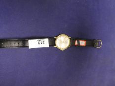 A vintage gent's Rotary wristwatch, winds and ticks