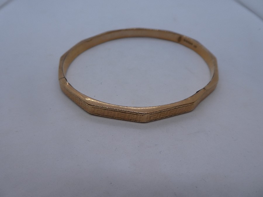 9ct rose gold bangle etched with Greek key design, maker A J, approx 8cm diam, marked 375, approx 8. - Image 2 of 2
