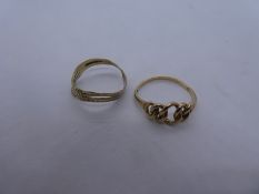 Two 9ct yellow gold rings, one of a knot design, both marked 375, size P, weight 3.1g