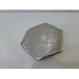 A foreign silver compact hallmarked BS900, very ornate and decorative design with foliate pattern, g