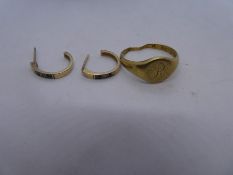 18ct yellow gold signet ring AF, marked 18, and pair of 9ct yellow gold hoop earrings, set small s