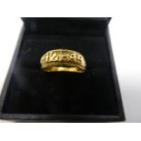 18ct yellow gold 'Mizpah' band ring, marked 18, size Q/R, weight approx 4.4g