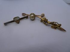 Pretty 9ct yellow gold bar brooch inset heart cut tigerseye, another floral designed brooch marked 3