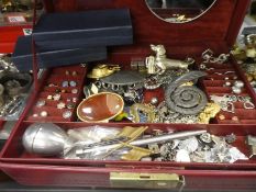 Jewellery box containing quantity of stud earrings and many other pairs, silver rings, etc Mother of