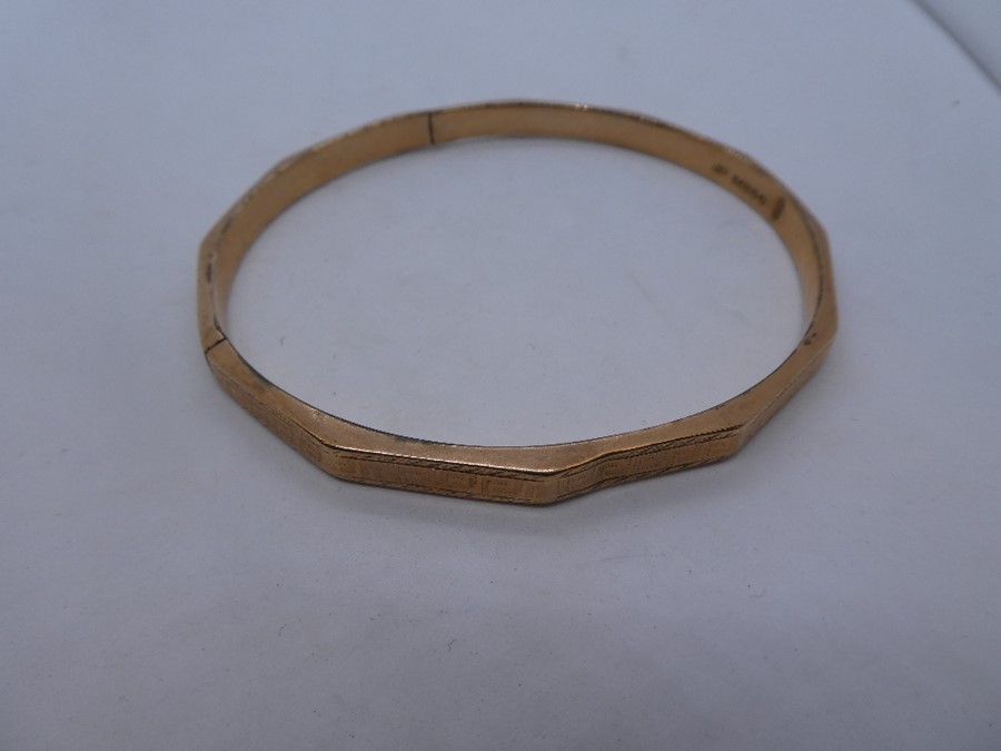 9ct rose gold bangle etched with Greek key design, maker A J, approx 8cm diam, marked 375, approx 8.