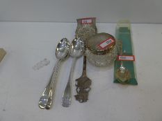 A mixed lot comprising of three good quality silver teaspoon, one sterling silver Arizona 1912 teasp