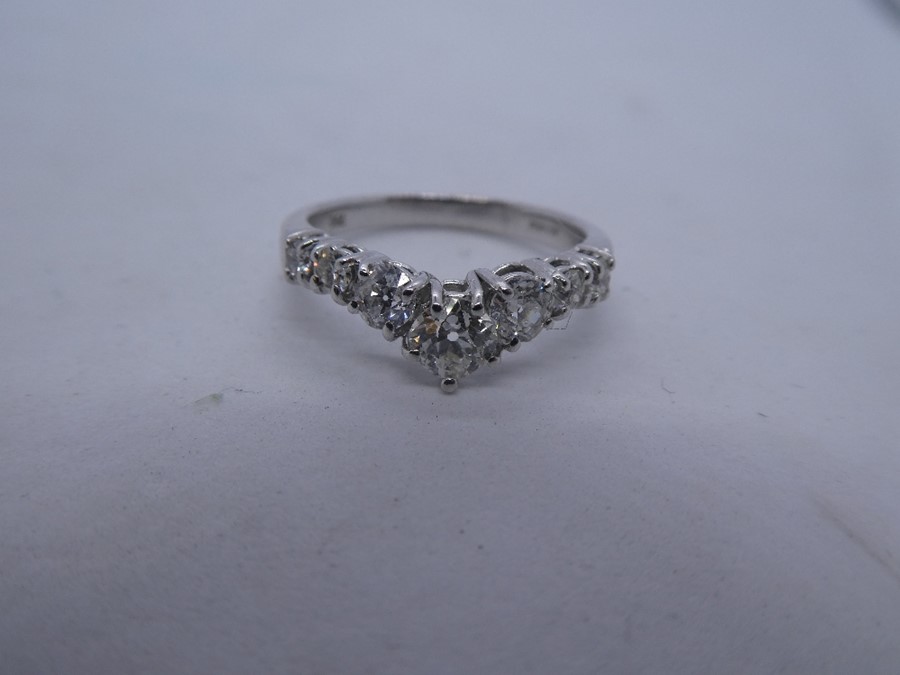 18ct white gold wishbone design graduated diamond 7 stone ring, the central diamond 0.25 carat - Image 2 of 5