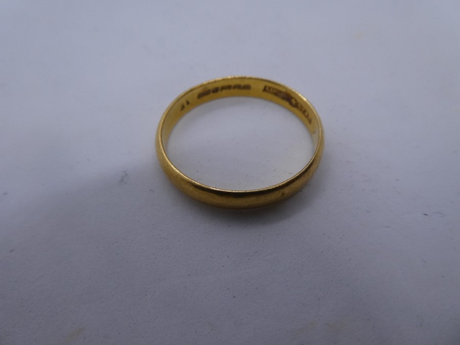 22ct yellow gold wedding band, marked 22, size V, approx 3.9g - Image 2 of 2