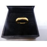 22ct yellow gold wedding band, size M, marked 22, weight approx 6.6g