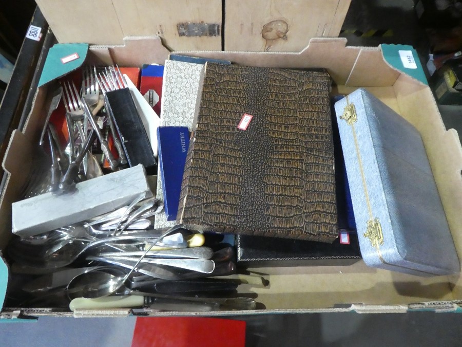 Tray of silver plated cutlery incl. boxed examples