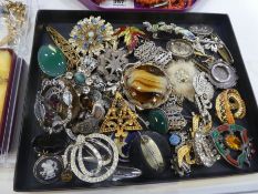 Tray of silver costume jewellery including silver and marcasite bracelet, hardstone brooches, Wedgwo