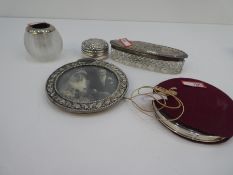 A mixed lot comprising two silver trinket boxes, one with glass, another pot with silver inset, s