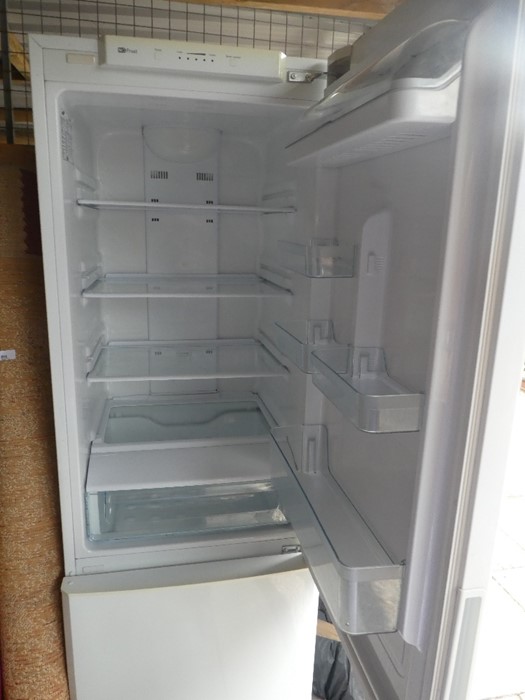 SAMSUNG No Frost fridge feezer - Image 2 of 2