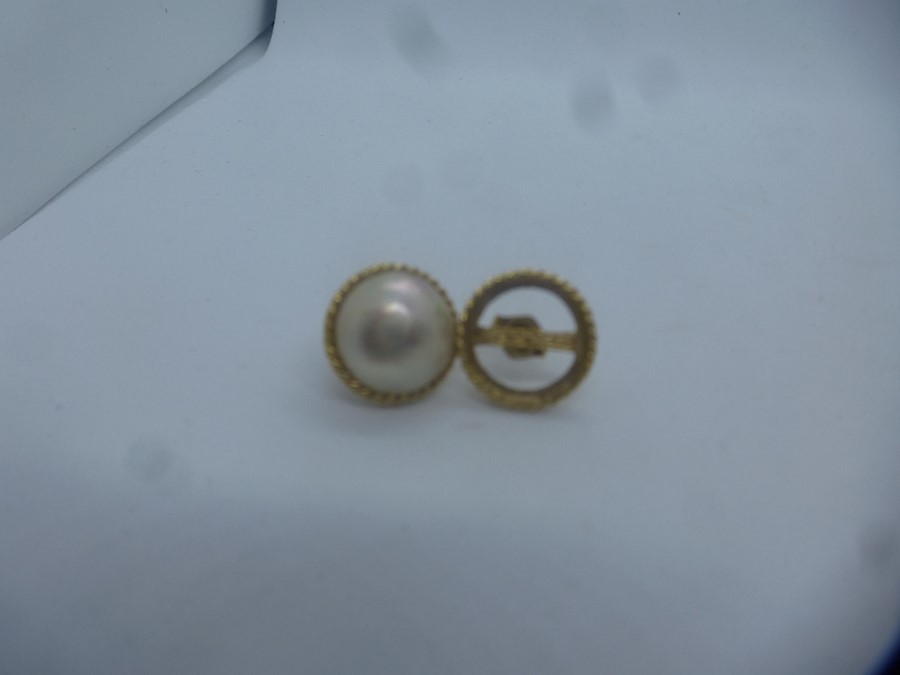 Scrap gold lot to include 18ct yellow gold earring, 9ct earrings, bracelet etc, approx 5.4g - Image 2 of 5