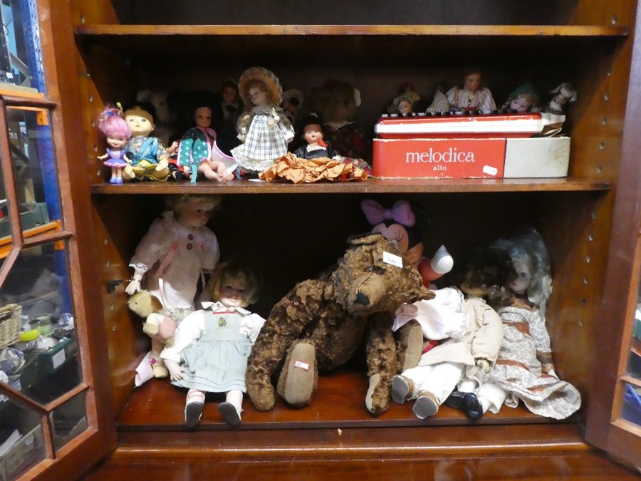 A quantity of vintage model dolls and a melodicatto in box
