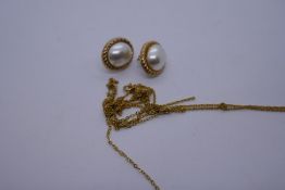 2 9ct yellow gold neckchains, AF 2g and a pair of 9ct pearl effect earrings