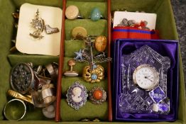 Jewellery box containing hardstone rings, Edinburgh crystal clock, box various costume jewellery and