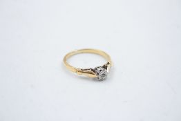 18ct gold diamond solitaire ring 2.6g