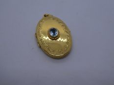 9ct gold gemstone set large oval locket 5.3g