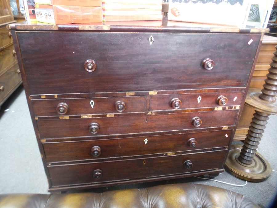 An antique mahogany secretaire chest, 124cms - Image 2 of 2