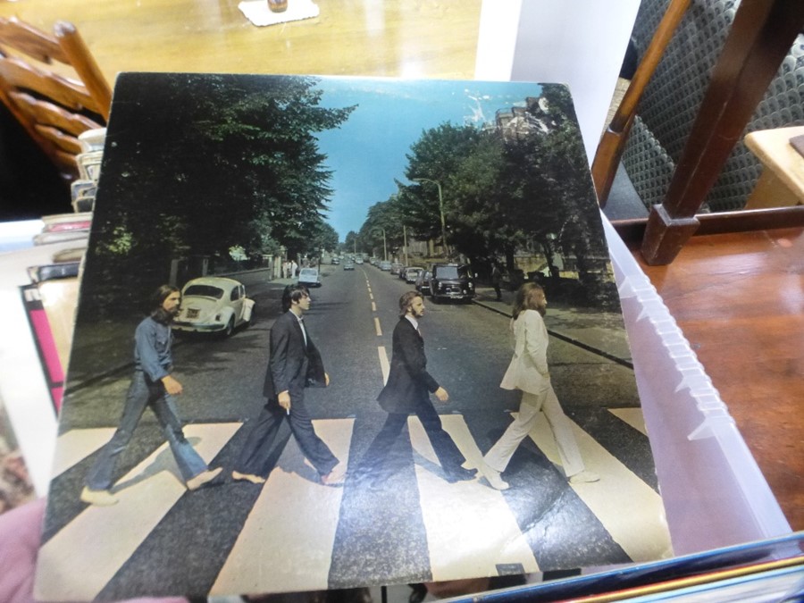 Two cartons of vinyl LP records to include The Beatles and Bob Dylan - Image 3 of 5