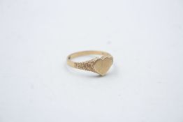 9ct gold heart shaped signet ring 1.5g