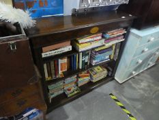 Open bookcase with 3 shelves