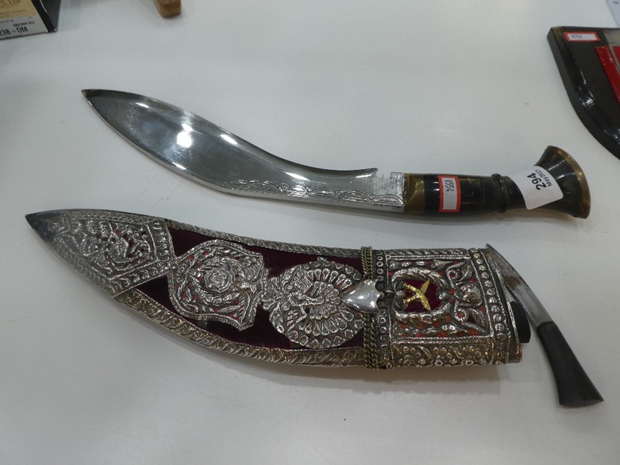 A white metal Kukri knife with ornate pierced and decorative design - Image 2 of 3