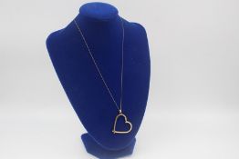 9ct Gold heart drop pendant necklace 1.3g