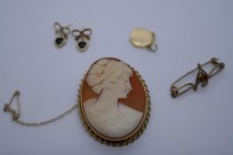 9ct yellow gold cameo brooch with safety chain marked 375, 9ct yellow gold pendant, pair of 9ct bow