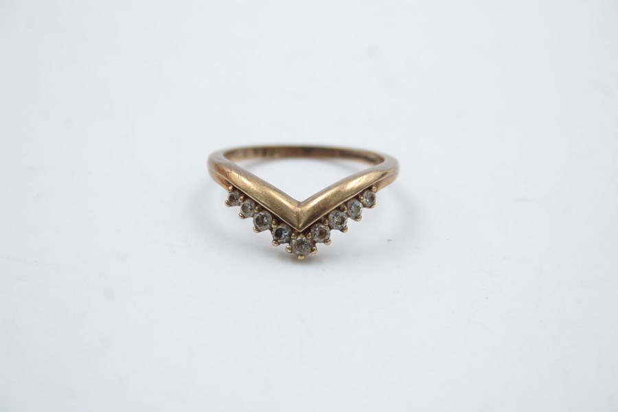 9ct gold gemstone set wishbone half eternity ring 2.9g - Image 5 of 5