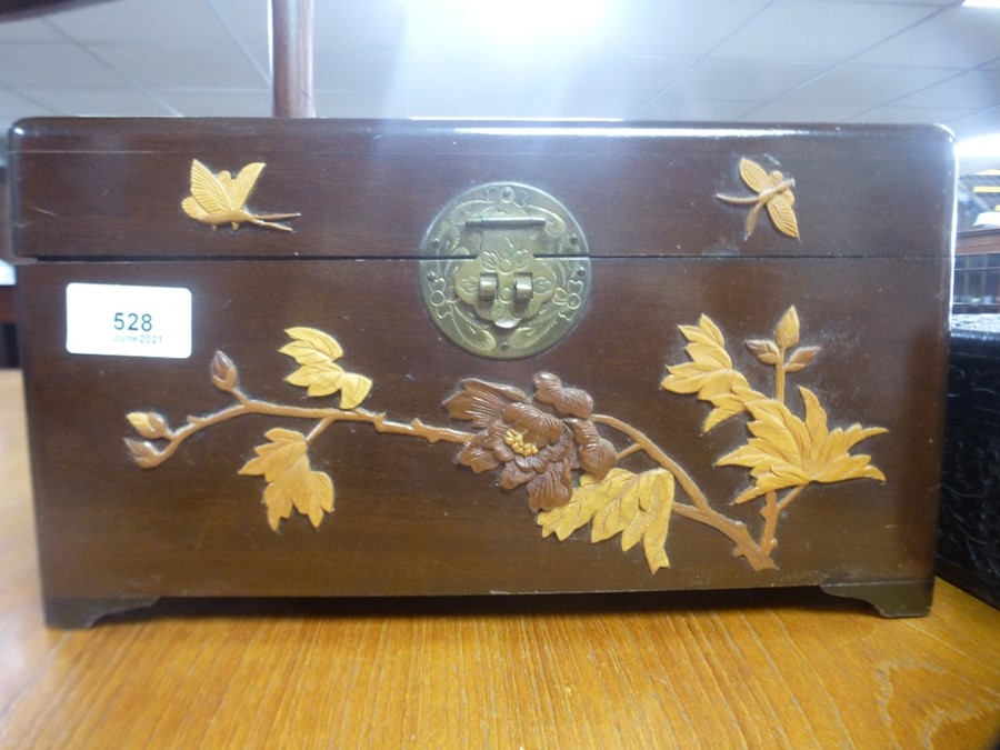 Oriental casket having decoration of carved leaves and flowers and 4 other boxes - Image 2 of 3