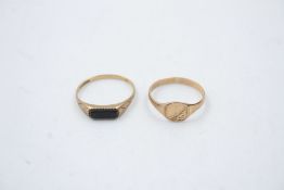 2 x 9ct Gold signet rings inc. onyx, engraved 1.9g
