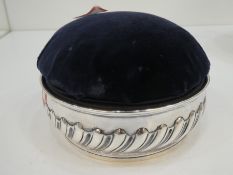 A large silver band trinket box with reeded design hallmarked London 1894, with a small round beaded