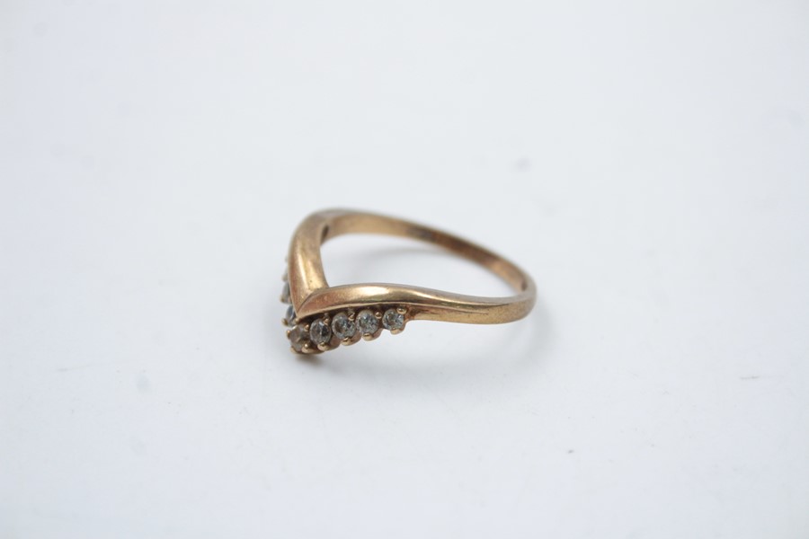 9ct gold gemstone set wishbone half eternity ring 2.9g - Image 2 of 5