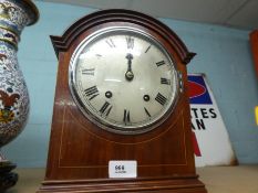 Vintage pendulum mantle clock and chime