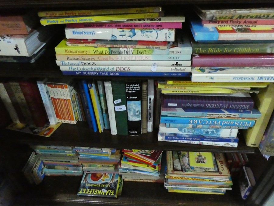 A large quantity of children's annuals and novels - Image 2 of 2